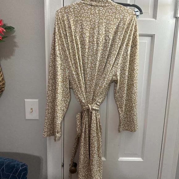 Muk Luks bathrobe - Picture 4 of 4